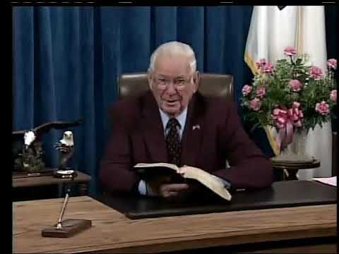 ✞ Acts 16:24 - 17:26; in-depth Bible study