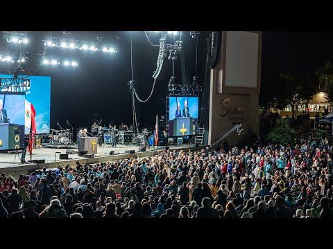 God Loves You Frontera Tour Introduces Thousands to Jesus