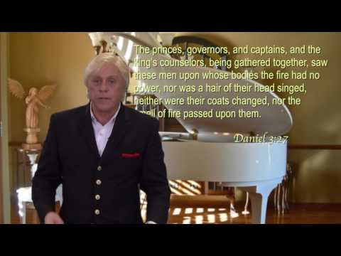 Daniel  3:27