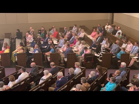 Easter "Why do You Seek the Living Among the Dead?" Luke  24:1-12 Pastor Roy Smith 4/17/22