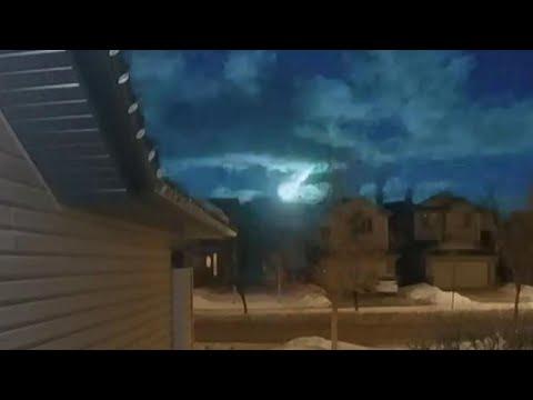 Meteor streaks across Canada. Jesus is coming soon!!  Luke 21:25!!