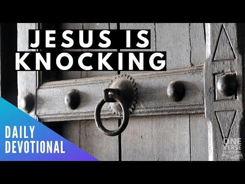 I Stand At The Door and Knock | Revelation 3:20 [Daily Devotional]