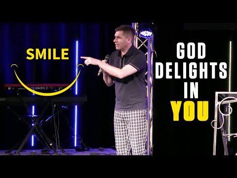 Smile: What God Says About You: Zephaniah 3:17