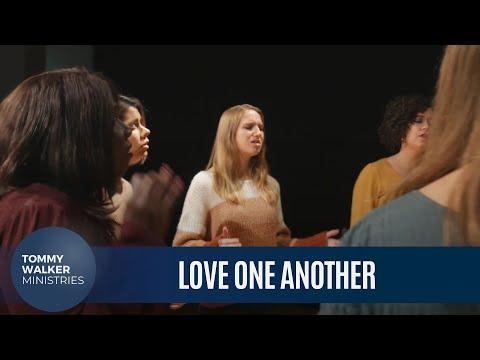 'Love One Another' [Singing Scripture; 1 John 4:7] (2020 Songs)